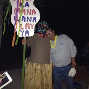 Meet your Posher, Dennis